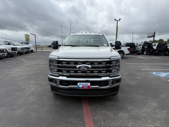 Used 2027 Ford F350 Lariat AWD/4WD image 3