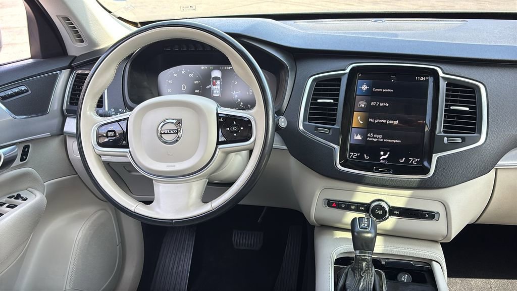 Used 2022 Volvo XC90 T5 Momentum w/ Climate Package image 7