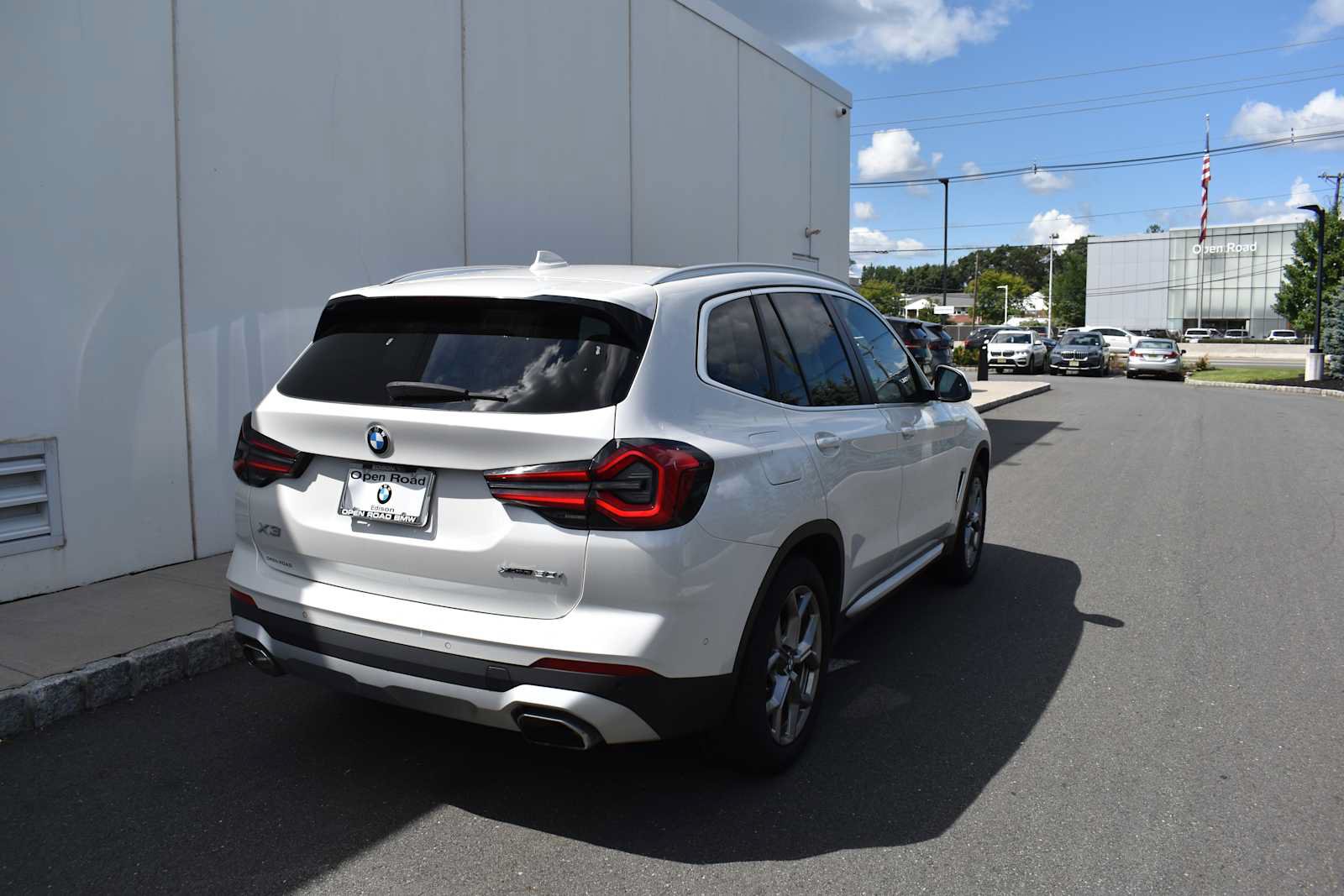 Used 2023 BMW X3 xDrive30i w/ Premium Package AWD/4WD image 4