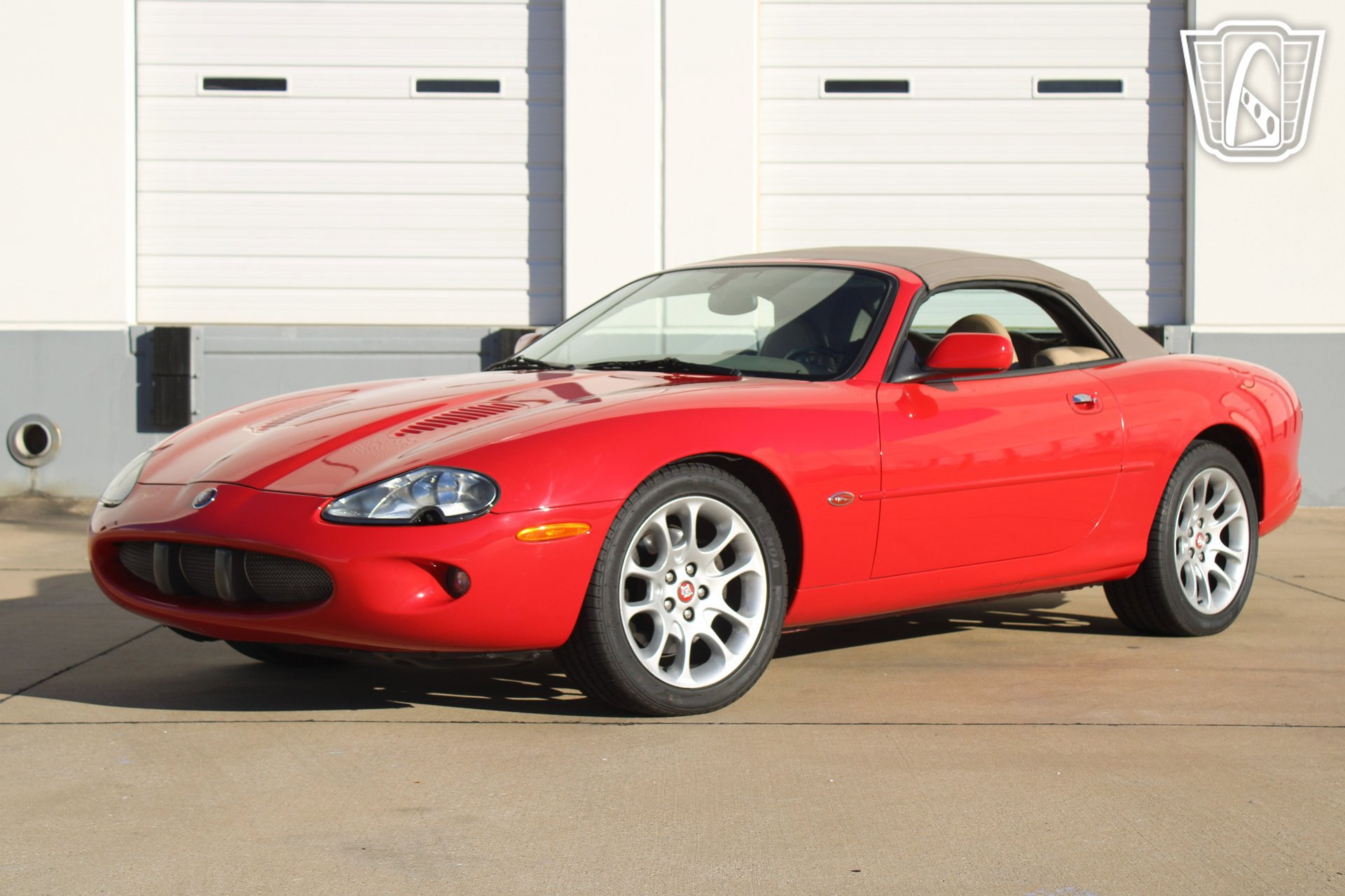 Used 2000 Jaguar XK8 Convertible image 2