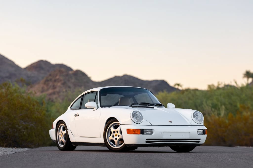 Used 1992 Porsche 911 Carrera RWD image 2