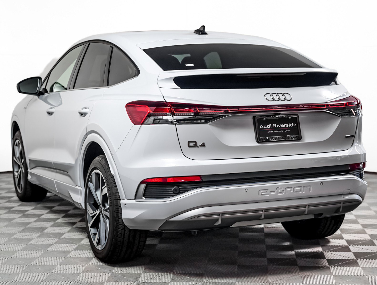 Used 2024 Audi Q4 e-tron Premium Plus w/ Premium Plus AWD/4WD image 2