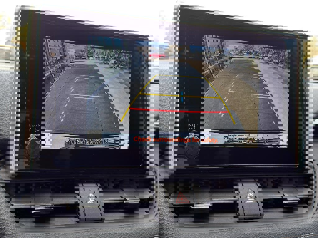 Used 2024 Toyota RAV4 LE image 17