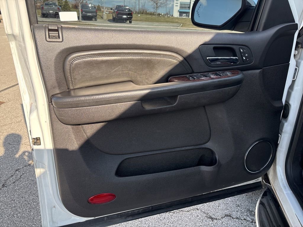 Used 2008 GMC Yukon XL Denali image 8