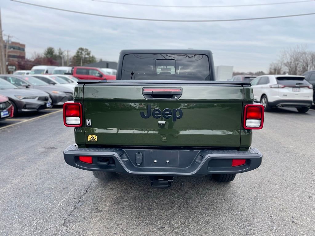 Used 2023 Jeep Gladiator Sport image 4