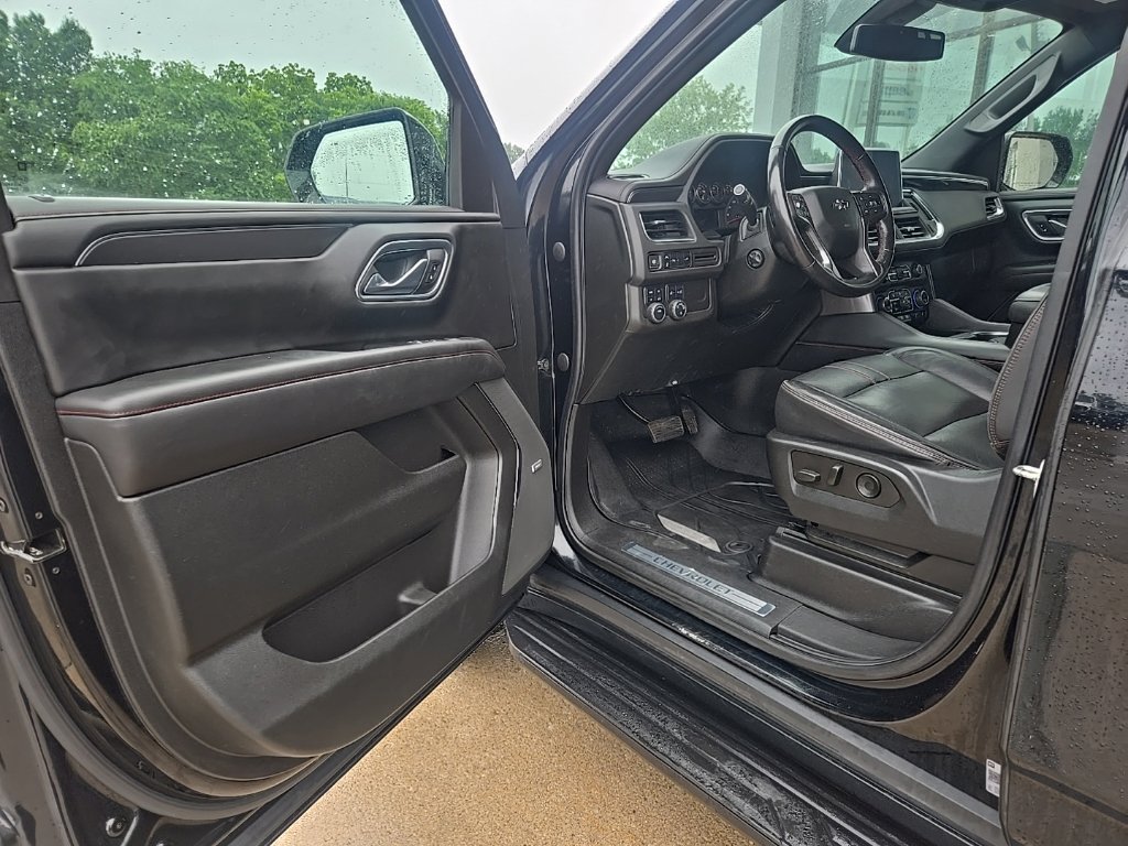 Used 2021 Chevrolet Tahoe RST w/ Luxury Package AWD/4WD image 30