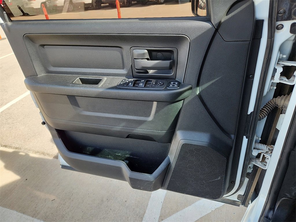 Used 2024 RAM 3500 Tradesman w/ Chrome Appearance Group image 17