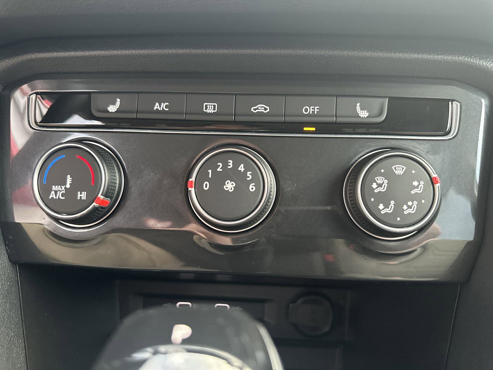 Used 2022 Volkswagen Tiguan S image 16