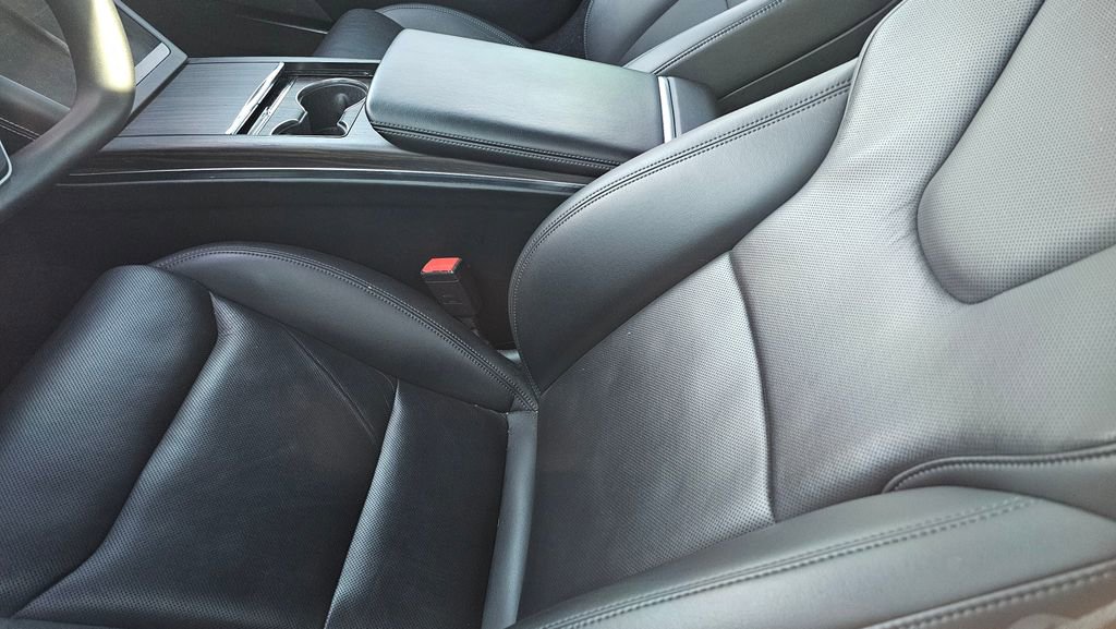 Used 2022 Tesla Model S image 5