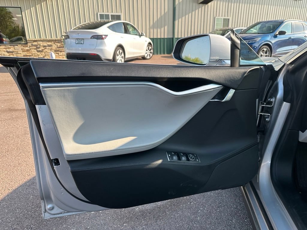 Used 2013 Tesla Model S Performance RWD image 11