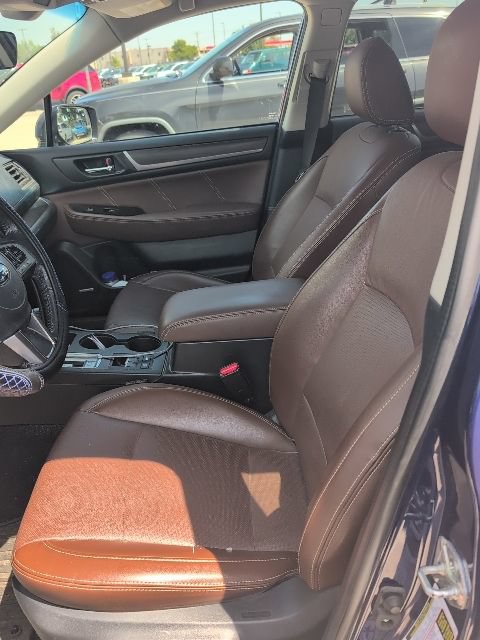 Used 2017 Subaru Outback 3.6R Touring AWD/4WD image 2