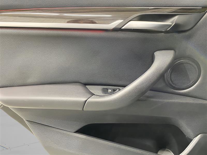 Used 2018 BMW X1 xDrive28i image 11