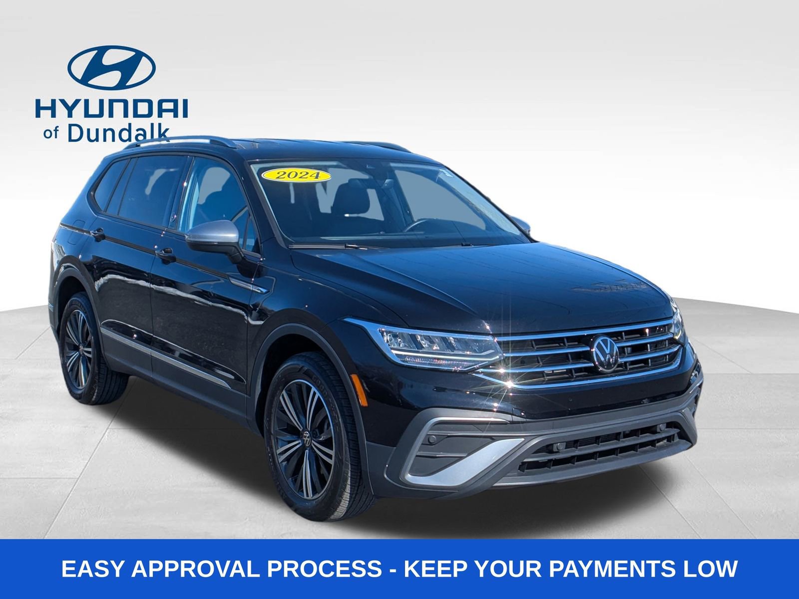 Used 2024 Volkswagen Tiguan Wolfsburg Edition image 5