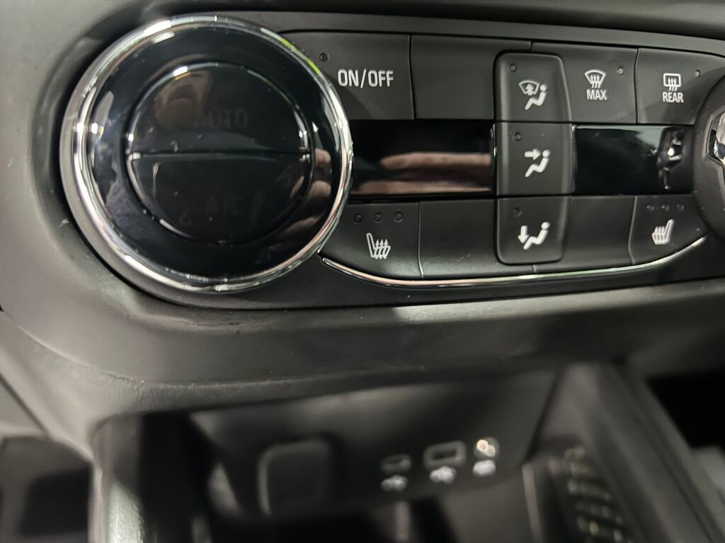 Used 2023 Chevrolet TrailBlazer ACTIV w/ Convenience Package image 13