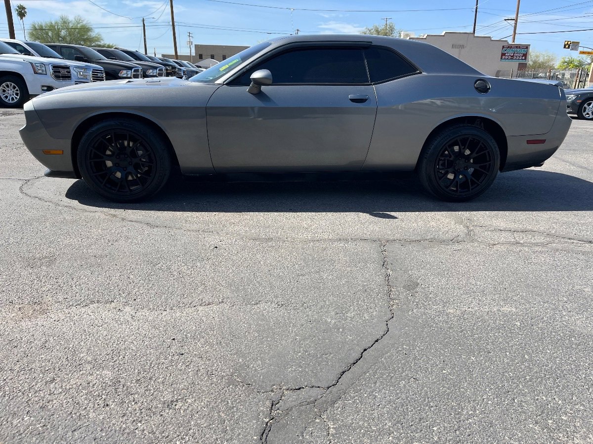 Used 2012 Dodge Challenger R/T RWD image 9