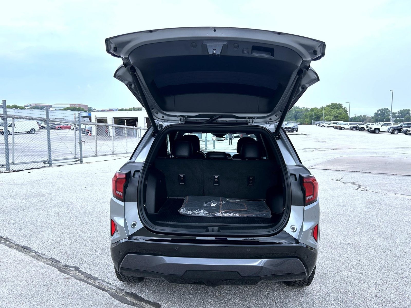 Certified 2026 GMC Terrain AT4 w/ Convenience Package III AWD/4WD image 22