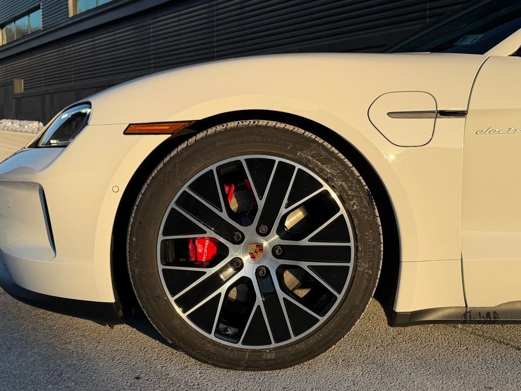 Certified 2025 Porsche Taycan 4S image 14