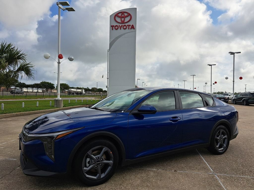 Used 2025 Kia K4 LXS image 8