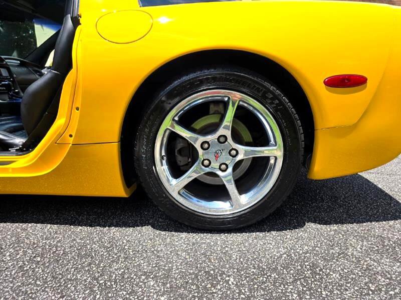 Used 2000 Chevrolet Corvette Coupe w/ Memory Pkg image 17