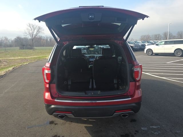 Used 2019 Ford Explorer Limited w/ Ford Safe & Smart Package image 12