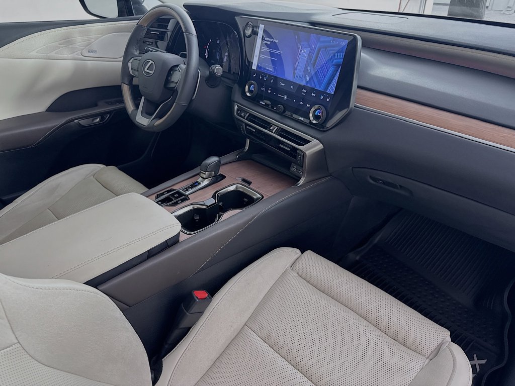 Used 2023 Lexus RX 350 FWD w/ Accessory Package (K3) image 39
