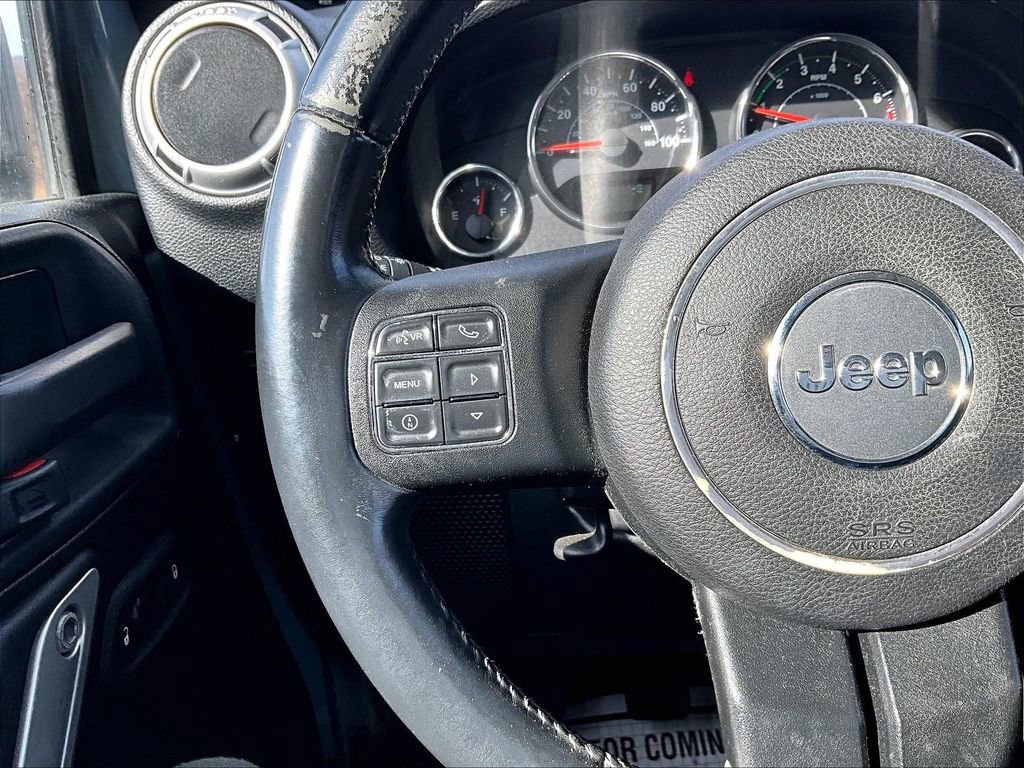 Used 2014 Jeep Wrangler Rubicon w/ Power Convenience Group AWD/4WD image 16