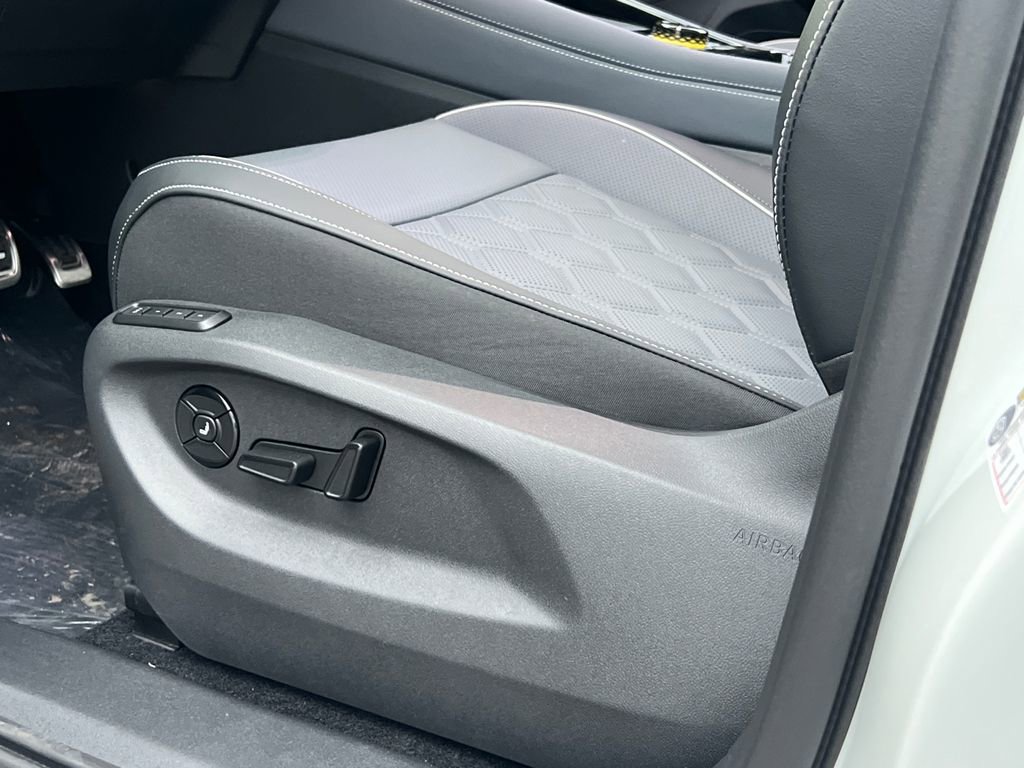 New 2026 Volkswagen Tiguan SEL R-Line image 22