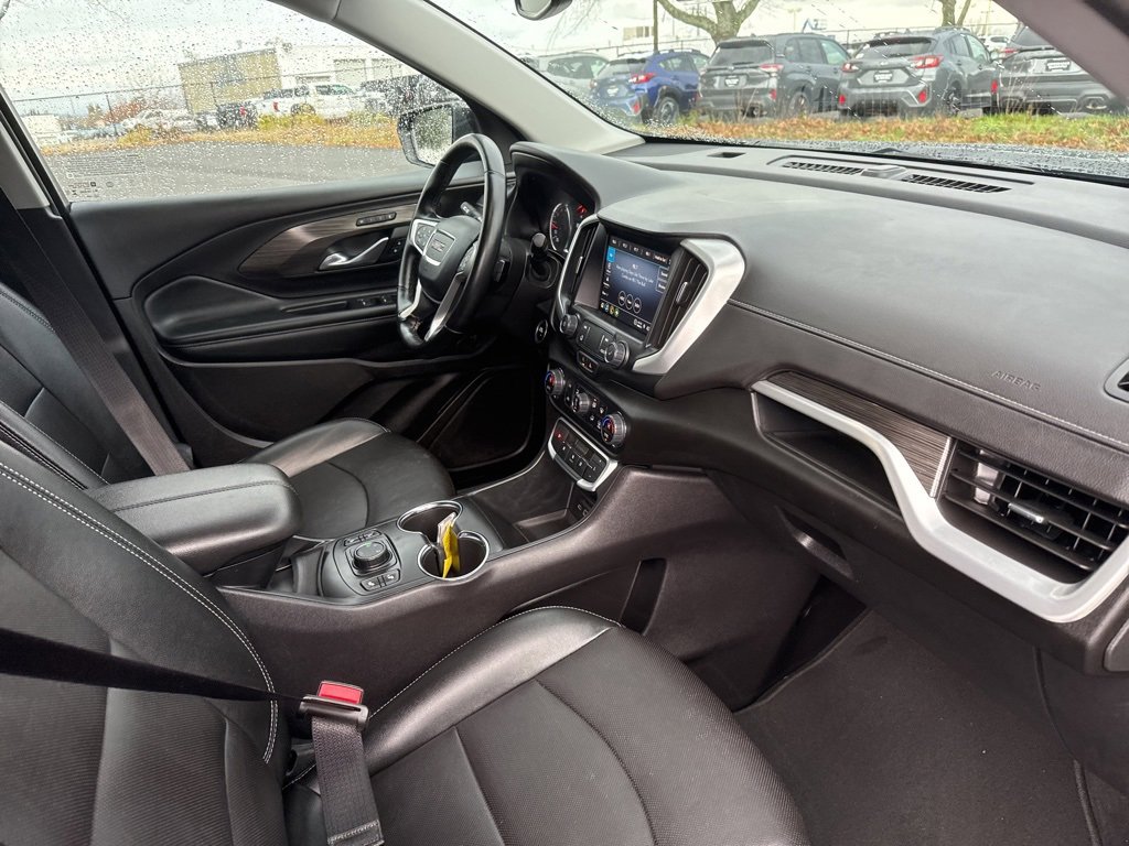 Used 2024 GMC Terrain SLT image 29