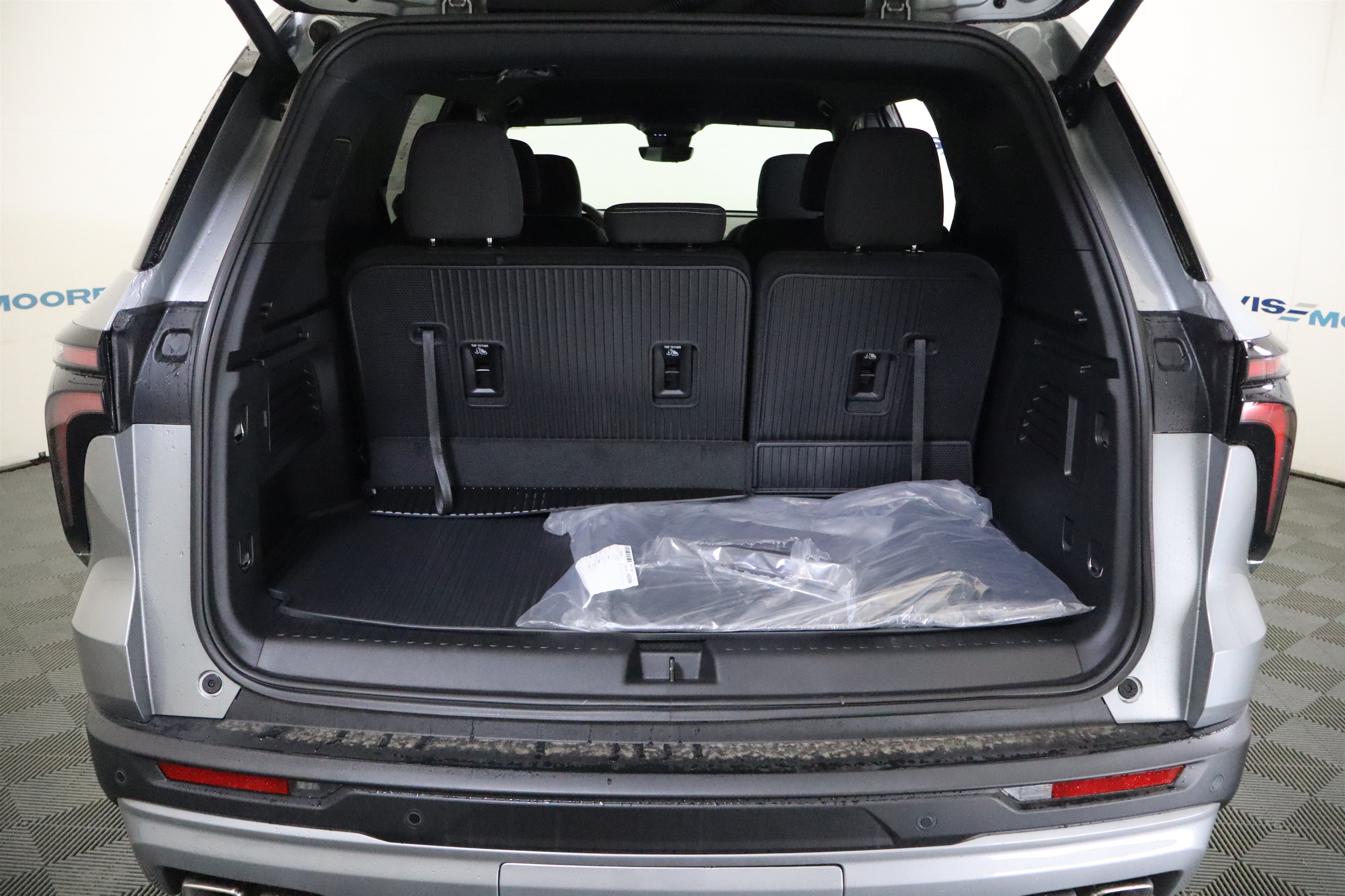New 2026 Chevrolet Traverse LT w/ Driver Confidence Package FWD image 9