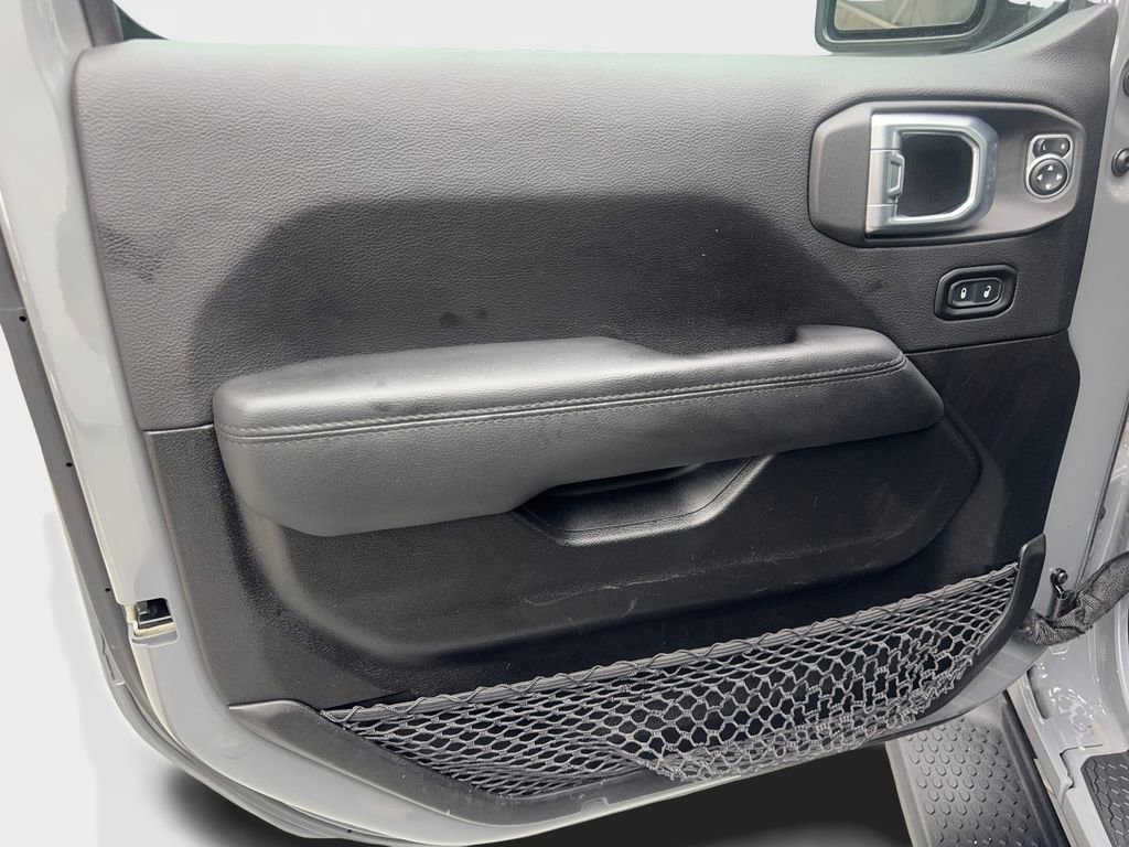 Used 2023 Jeep Wrangler Altitude image 30