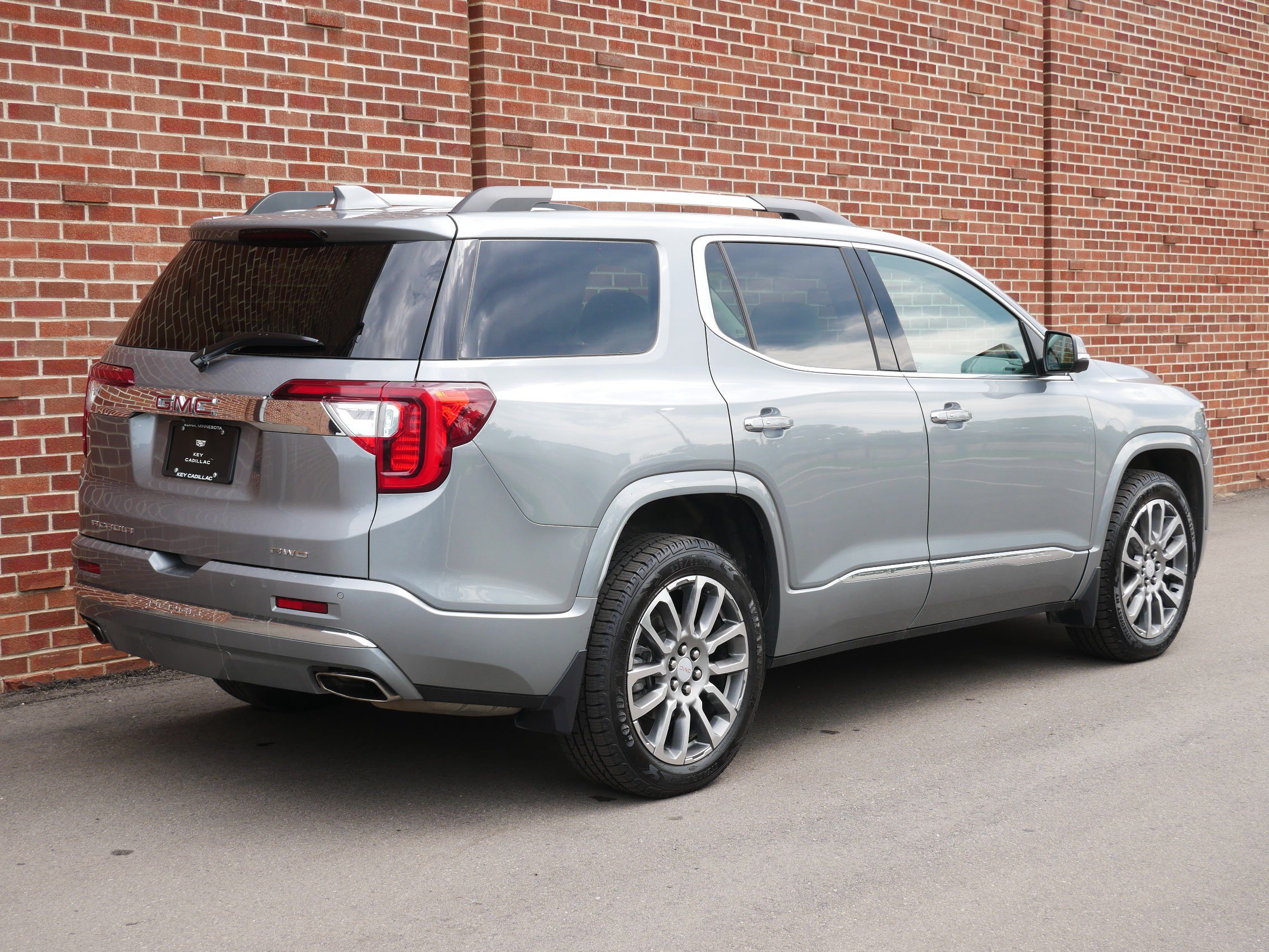 Used 2023 GMC Acadia Denali w/ Denali Ultimate Package AWD/4WD image 25