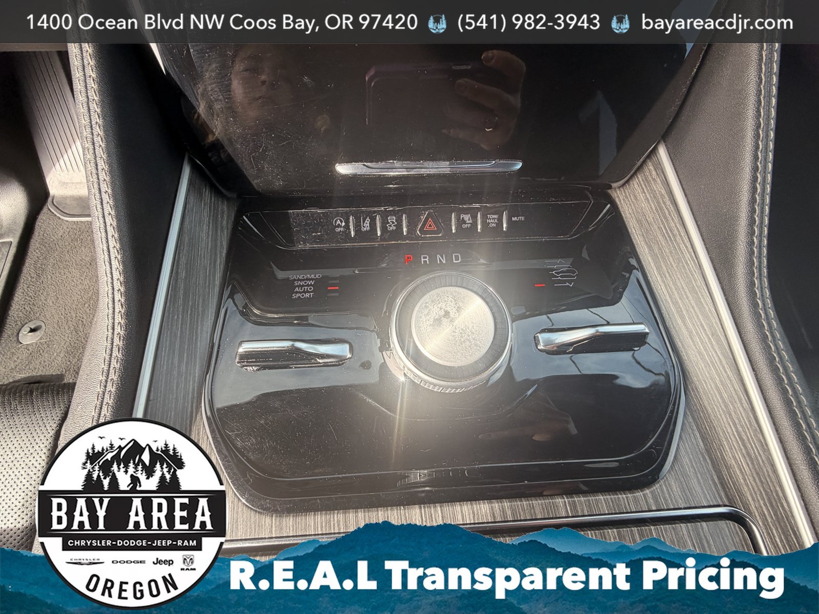 Used 2024 Jeep Wagoneer L Series III w/ Flexible Seating Group AWD/4WD image 26