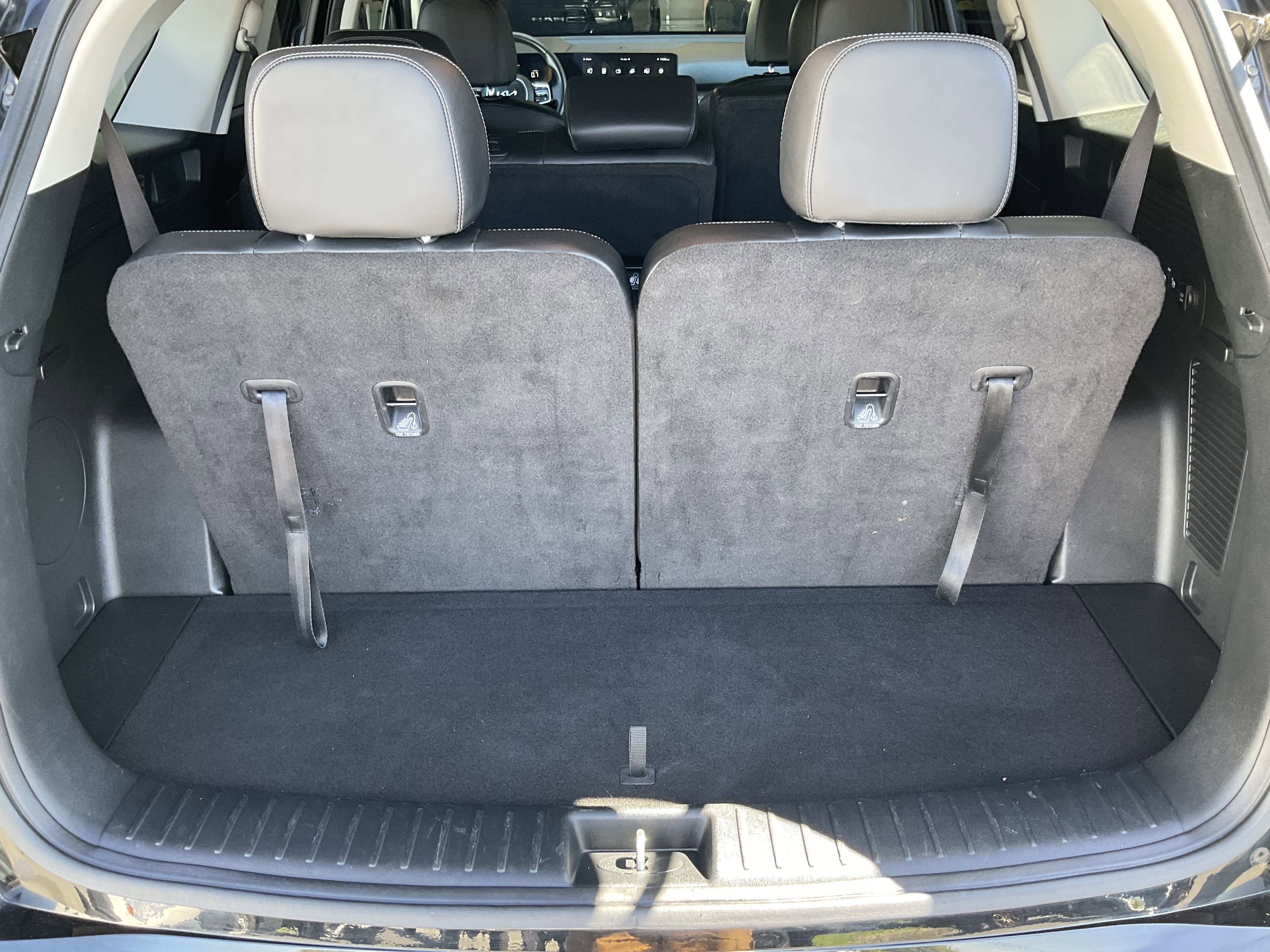 Used 2024 Kia Sorento S image 44
