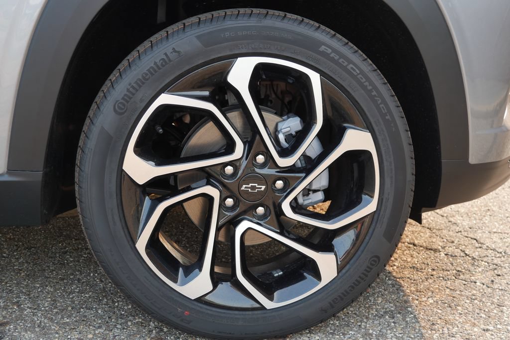 New 2026 Chevrolet Trax RS w/ Sunroof Package FWD image 6