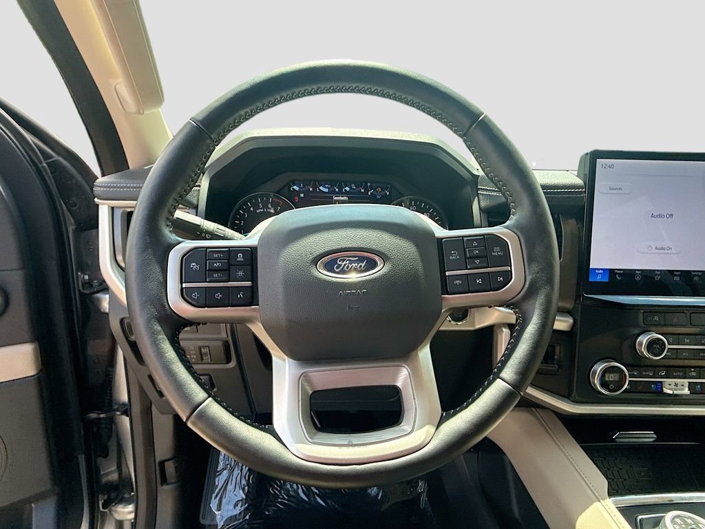 Used 2024 Ford Expedition XLT image 11