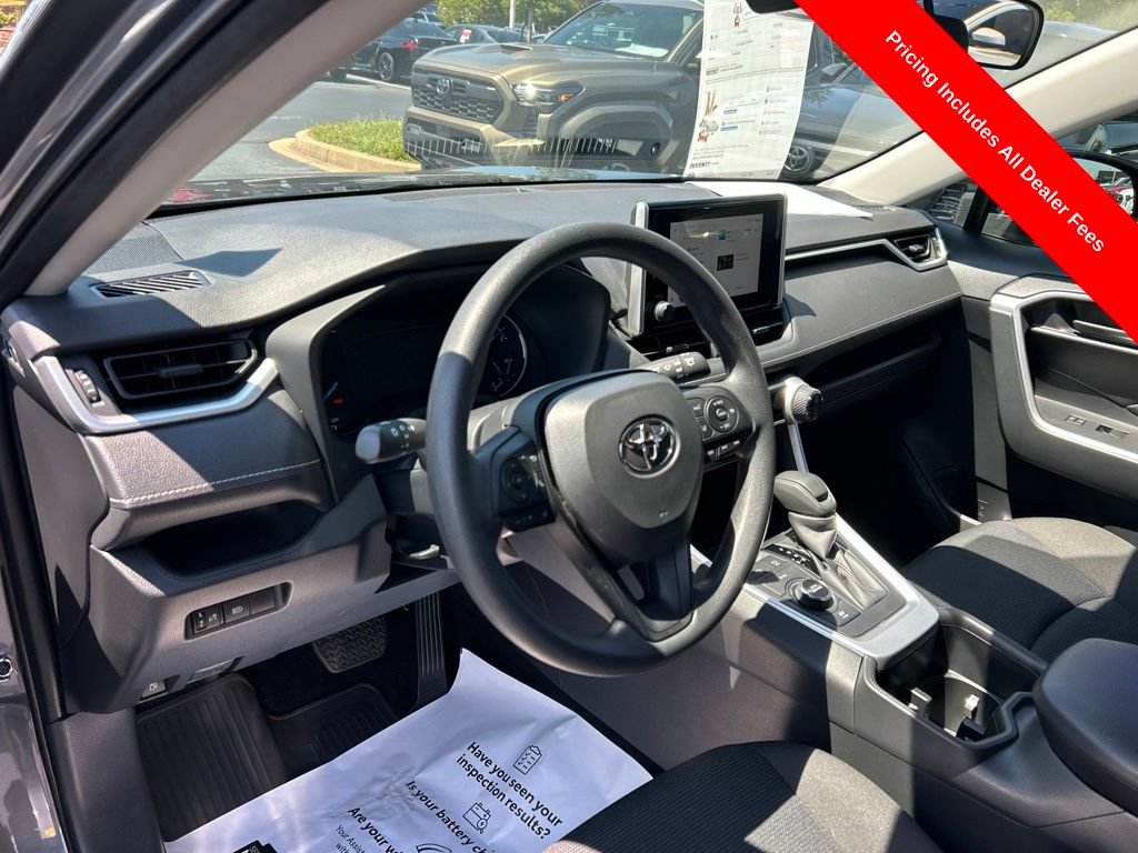 Used 2025 Toyota RAV4 LE AWD/4WD image 3