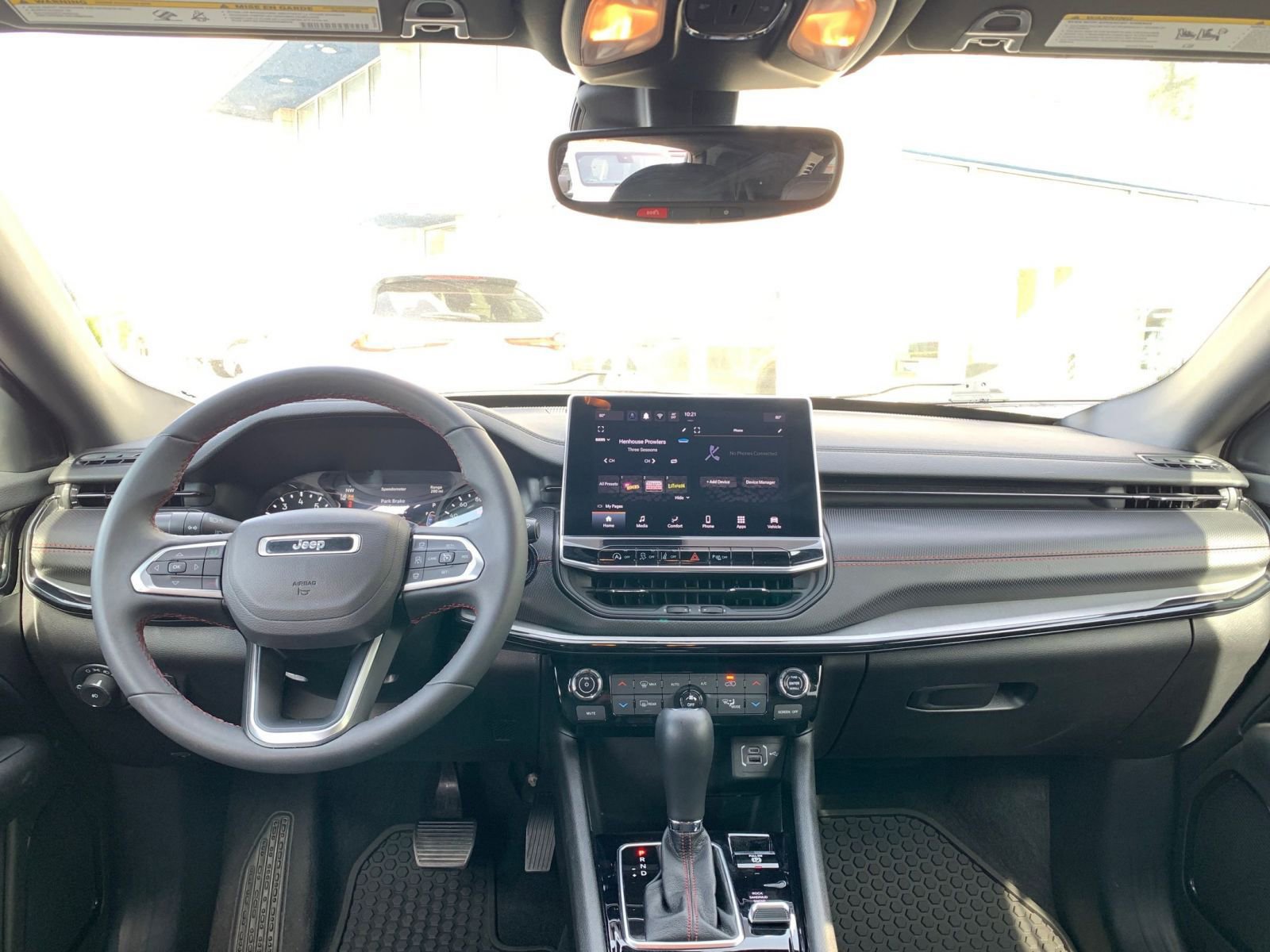 Used 2025 Jeep Compass Trailhawk image 32