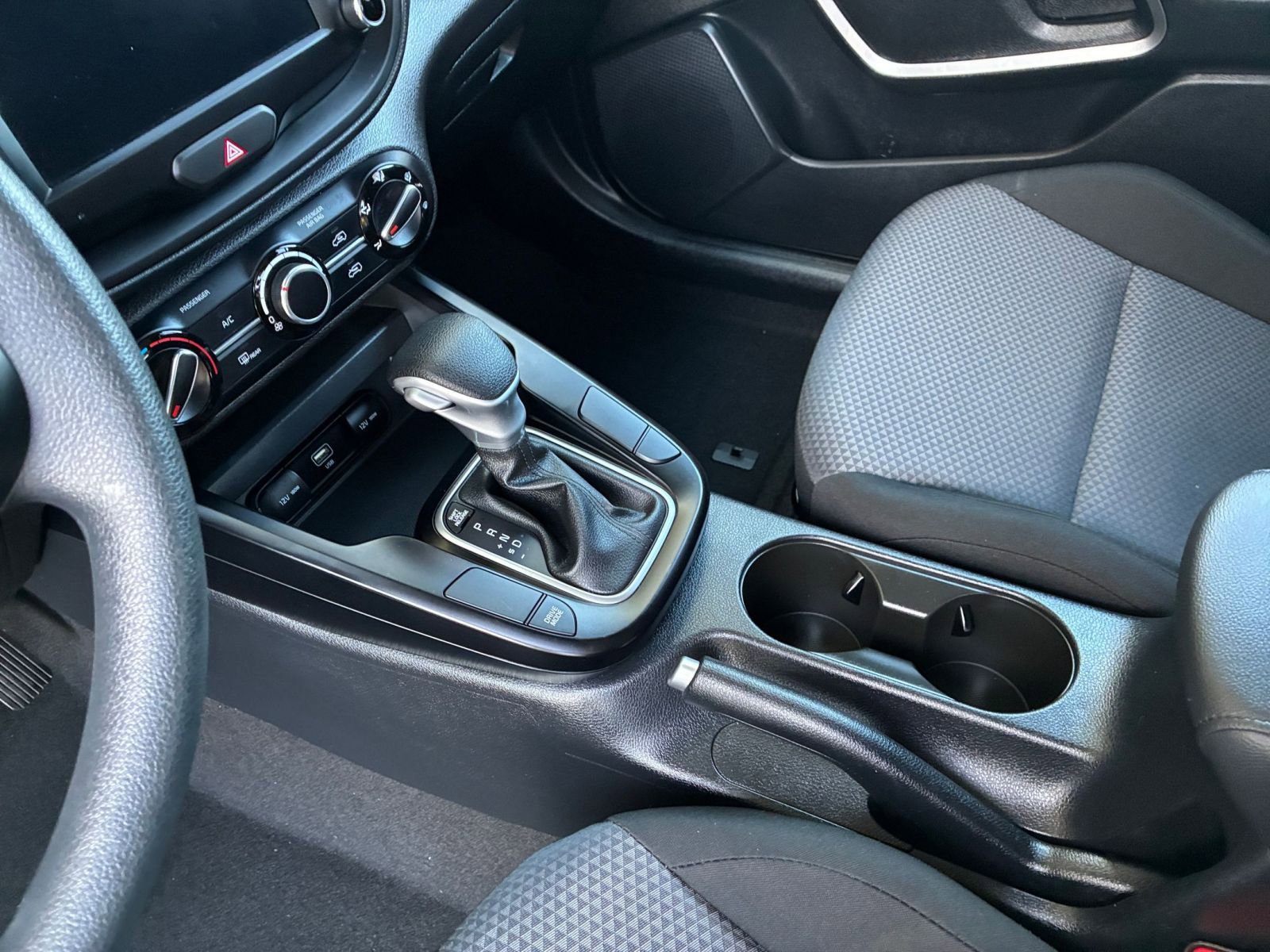 Used 2025 Kia Soul LX w/ LX Technology Package image 41