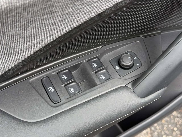 Used 2025 Volkswagen Tiguan S AWD/4WD image 16