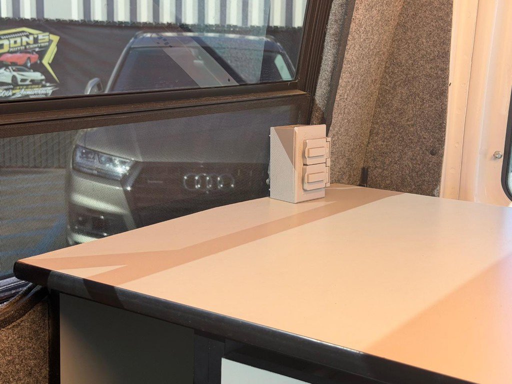 Used 2012 Ford E-250 and Econoline 250 w/ Premium Van Group image 22