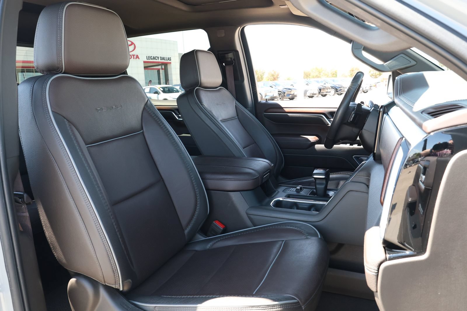 Used 2024 GMC Sierra 1500 Denali RWD image 32