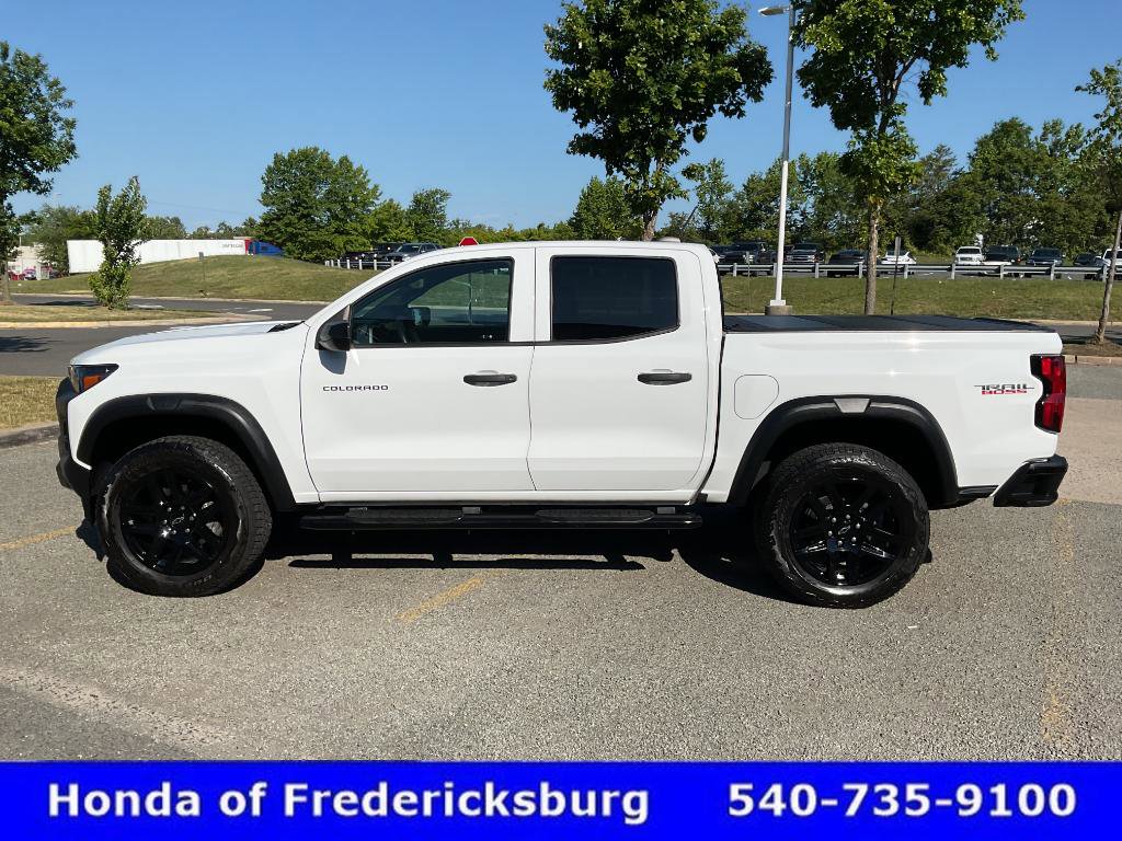 Used 2023 Chevrolet Colorado Trail Boss AWD/4WD image 3