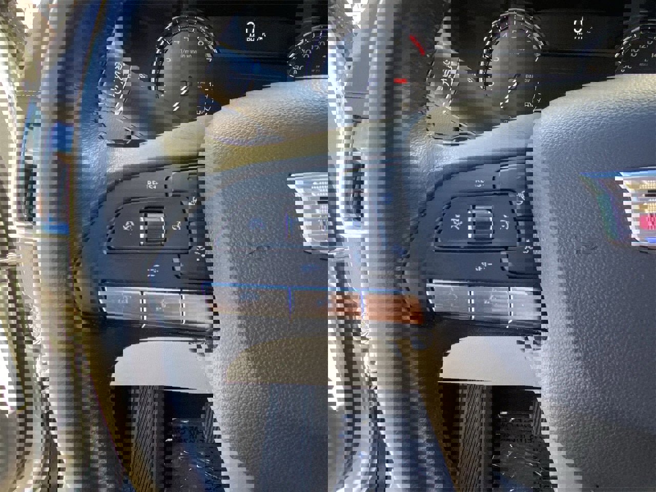 Used 2021 Cadillac XT4 Luxury w/ Cold Weather Package image 22