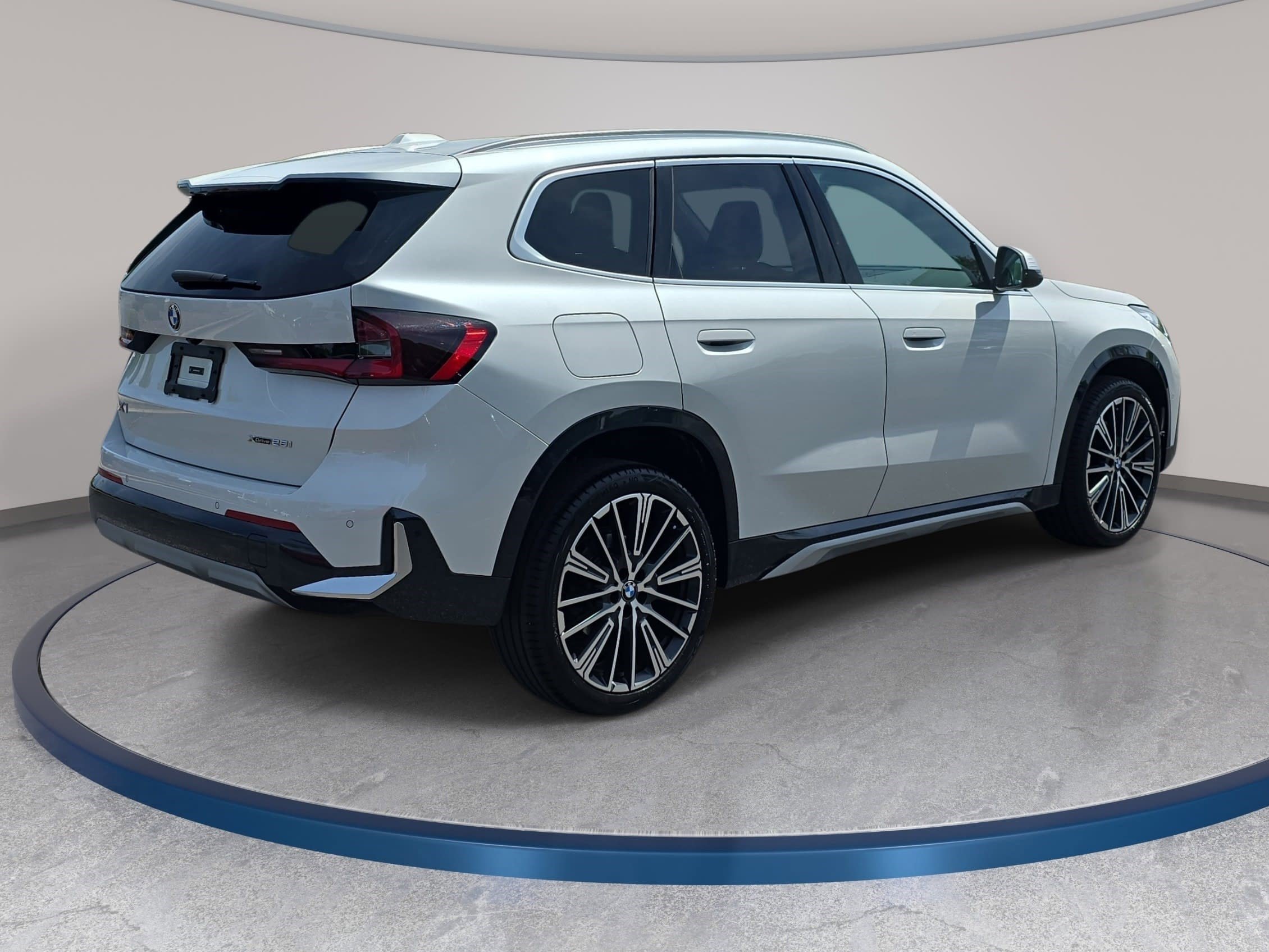 Used 2024 BMW X1 xDrive28i w/ Convenience Package image 5