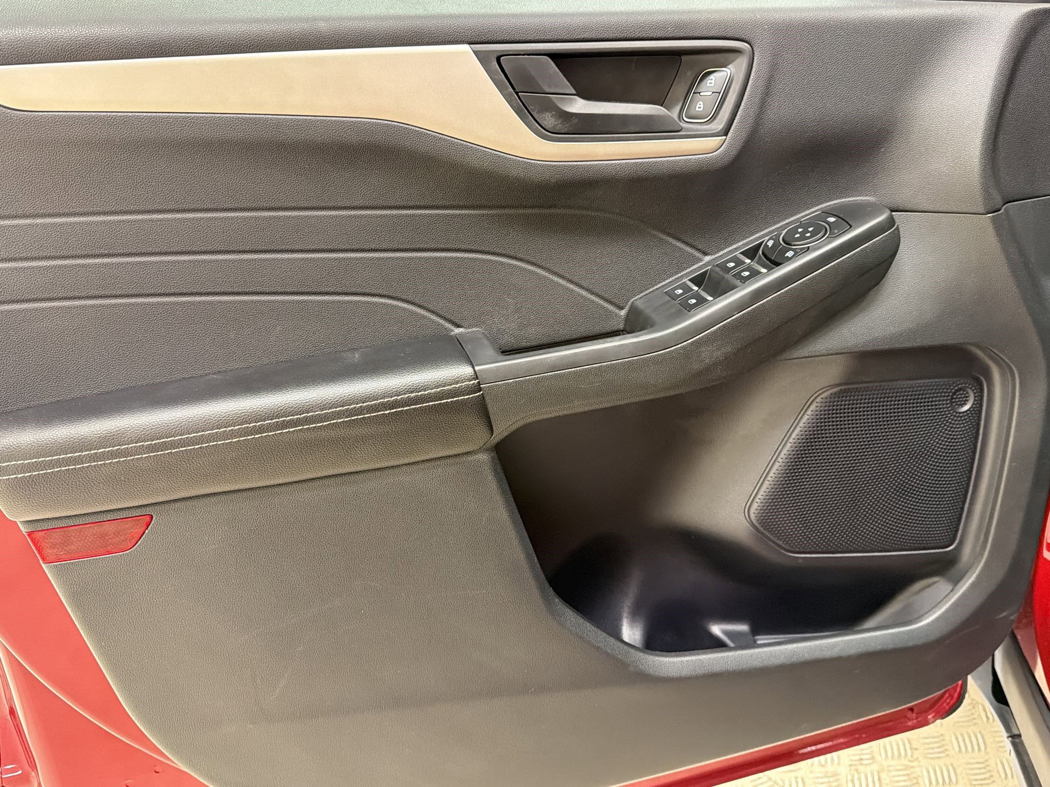 Certified 2022 Ford Escape SE w/ SE Sport Appearance Package FWD image 13