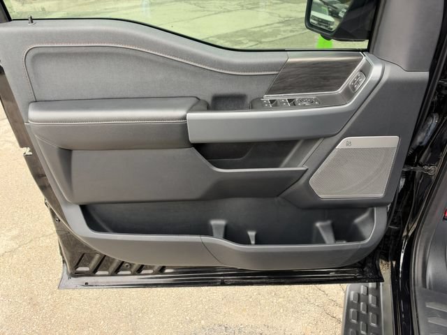 Used 2024 Ford F150 Lightning Lariat AWD/4WD image 24