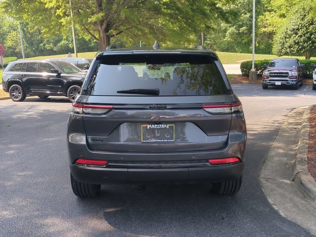 Certified 2025 Jeep Grand Cherokee Altitude AWD/4WD image 4