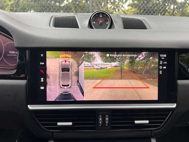 Used 2023 Porsche Cayenne AWD/4WD image 27