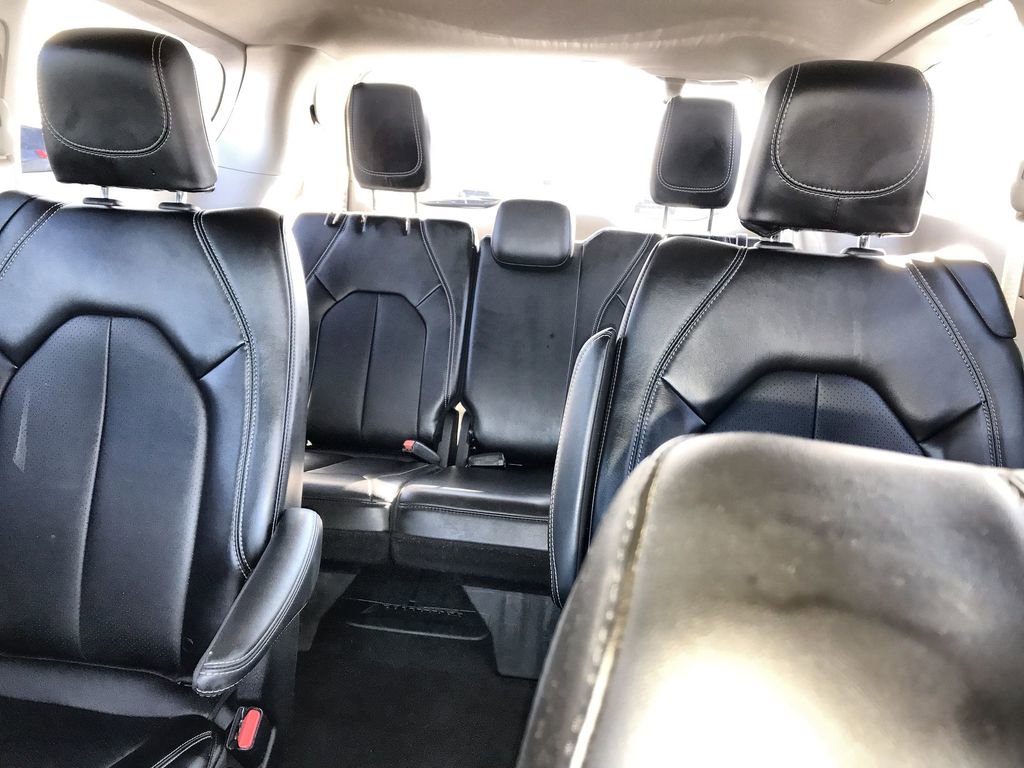 Used 2024 Chrysler Pacifica Touring-L FWD image 21
