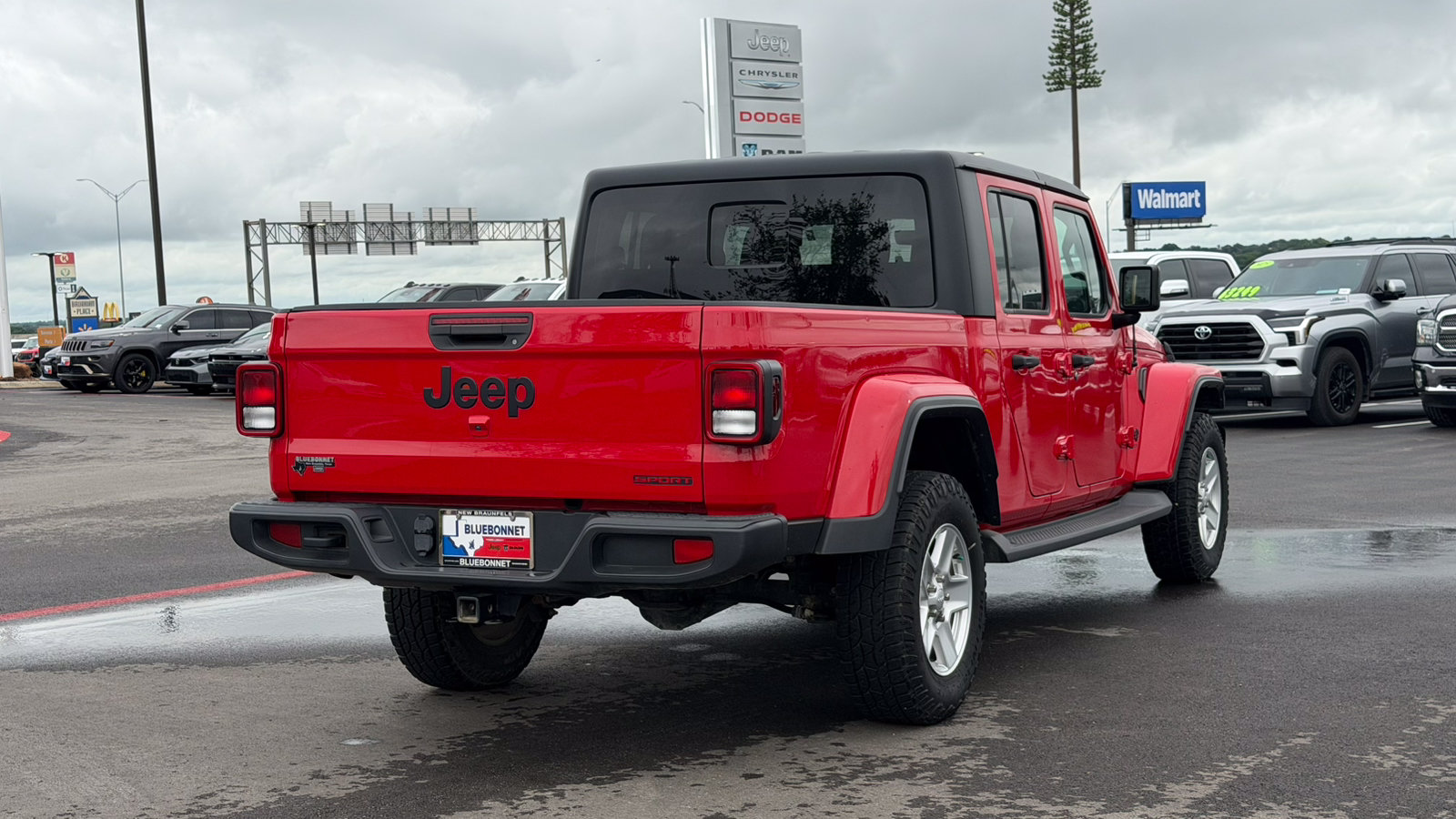 Certified 2021 Jeep Gladiator Sport AWD/4WD image 5